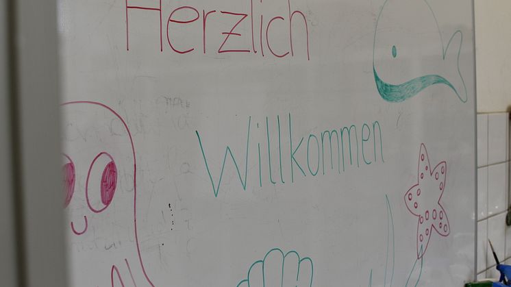 Mit selbst hergestellten Farben arbeiten, Tierkostüme aus recycelten Materialien herstellen, neue Planeten entwerfen, Theater