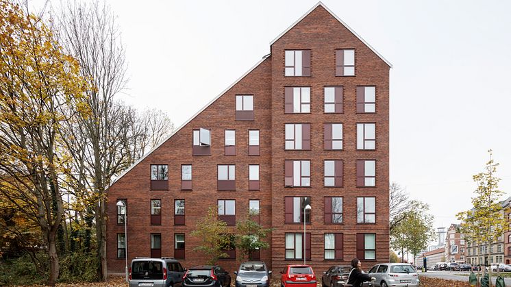 Et af Mangor & Nagel – en del af AARTs mange almene boligprojekter: Det prisbelønnede Falkoner Allé 118 i København. Foto: Niels Nygaard.