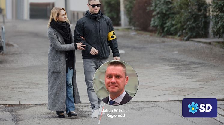 SD vill åtgärda att alltför många synskadade nekas färdtjänst.