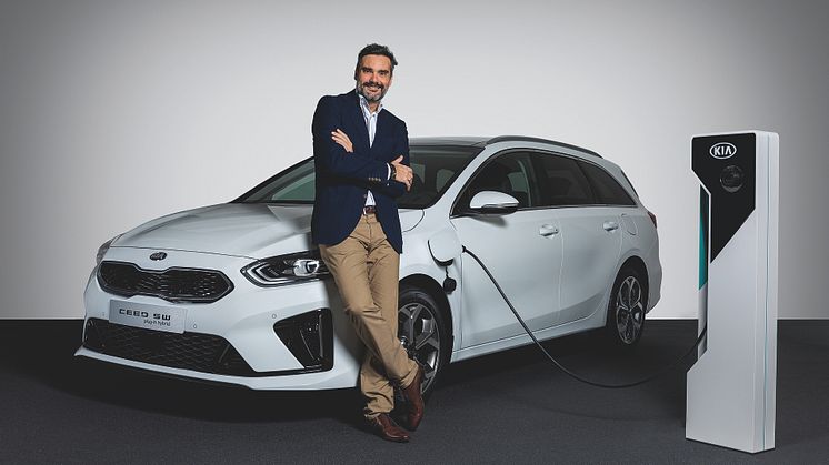Lahoz skal fortsætte arbejdet med at styrke mærkets anseelse for elektrificering i linje med lanceringerne af nye hybrid- og elektriske produkter. 