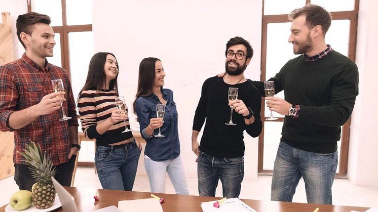 party-work_dt-112011535