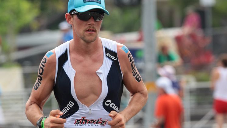 Triathlet Adriel Young pratar träning, power och KICKR.