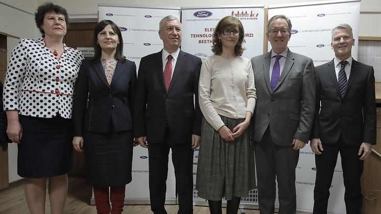 Deschiderea primului Club de Programare pentru elevii cu deficiențe de auz