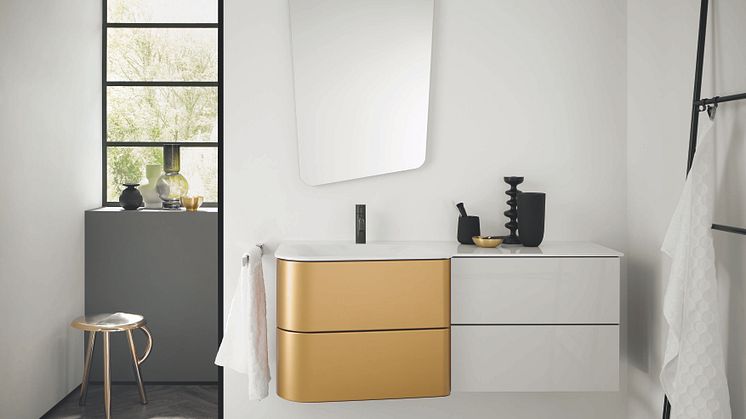 Bringt Schwung und Goldakzente ins Bad: Das Design der neuen burgbad-Kollektion Badu ist ein echter Allrounder. Foto: burgbad