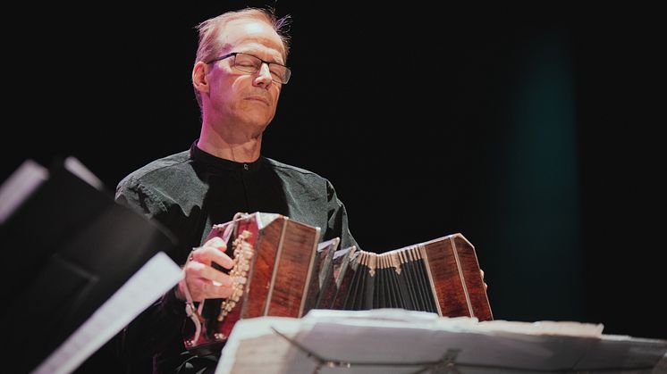 Per Arne Glorvigen (bandoneon) Foto GUITARFEST