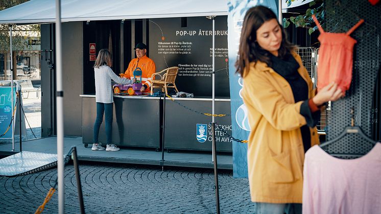 Pop-up för återbruk och farligt avfall: 2018 bytte Stockholmarna tusentals föremål gratis med varandra