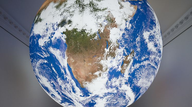 Luke Jerram, Gaia, 2018