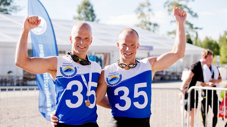 Tony Björling och Clas Björling, segare i herrklassen, Vansbro Swimrun.