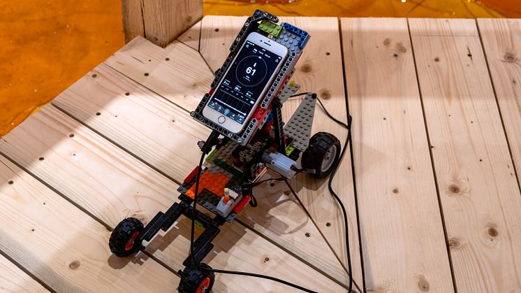 Lego Pedometer Cheating Machines (2019) Foto_ Jean-Baptiste Béranger.jpg