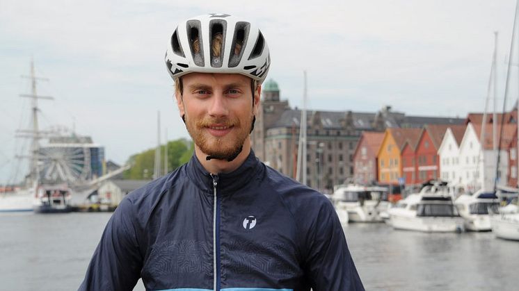 Mathias Vea (23) har drevet med sykling i mange år. I sommer syklet han hele Norge på langs i løpet av tre uker.