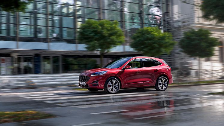 FORD_KUGA_ST-LINE_PHEV_018-LOW