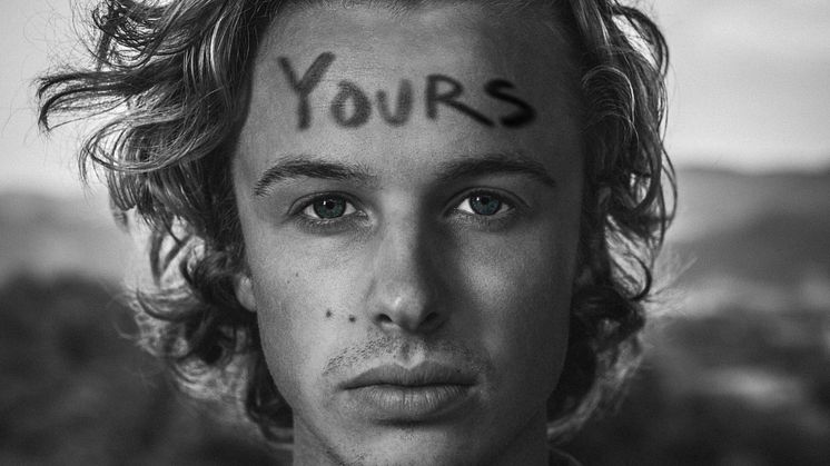 Omslag "Yours". Foto: Albin Lager. 