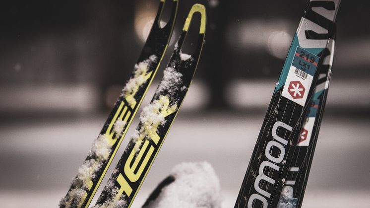 Populärt att handla skidutrustning på Tradera till sportloven – längdskidor upp med 131 procent