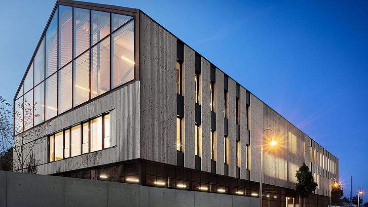 Perfekt beleuchtet: das Bürogebäude von w:architekten in Freudenstadt