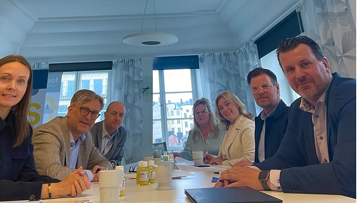 Fr vä: Hanna Byström BAO, Hans-Göran Elo Arbetsgivaralliansen, Mikael Brännvall Svensk Scenkonst, Birgitta Ödmark Svenska Kyrkans Arbetsgivarorganisation, Sanna Arnfjorden Wadström Sinf,  Petter Skogar Fremia, Johan Mann Fastigo