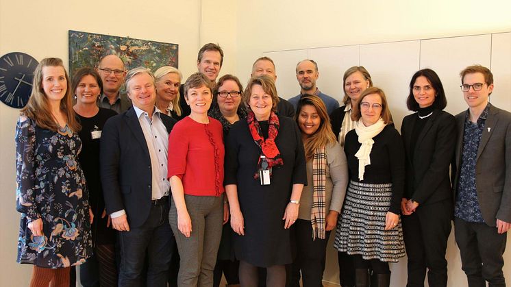 Gode diskusjoner og god stemning da sentralstyret og det nyopprettede fagstyret i Legeforeningen hadde sitt første møte sammen. Foto: Vilde Baugstø