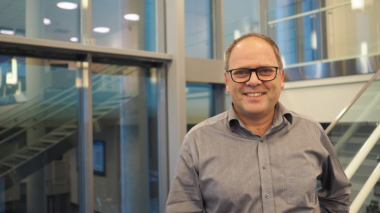 Til daglig fungerer Bernt Eldor som styreleder i Eldor Holding og deltar i utviklingsprosjektene som ligger grunnleggerens hjerte nær. Foto: Eldor AS