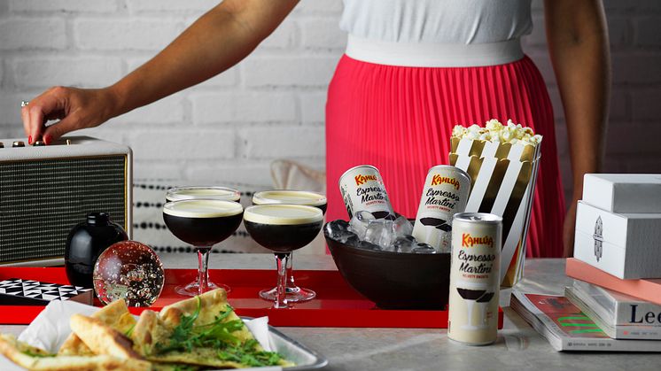 Kahlúa Espresso Martini mahdollistaa täydellisten cocktailien tarjoilun myös kotona. Helppoa, nopeaa ja tasalaatuista!