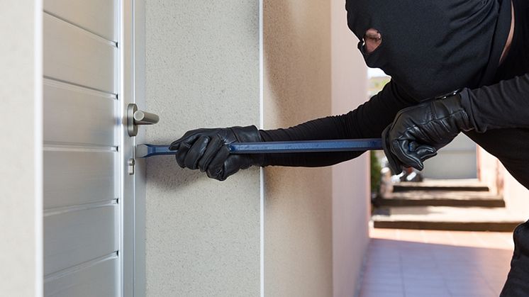Einbrecher beim Einbruch: #56430100 | © 135pixels  | fotolia.com
