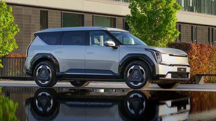 KIA_EV9-Baseline-Static-hires_01
