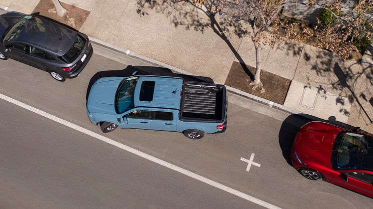 Ford-Maverick_Hybrid_XLT_13