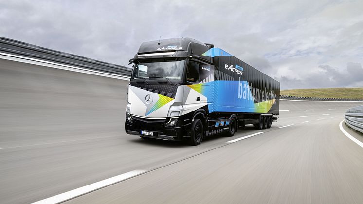 Mercedes-Benz Trucks ja Dachser ovat allekirjoittaneet aiesopimuksen 50 eActros LongHaul -kuorma-auton tilauksesta.