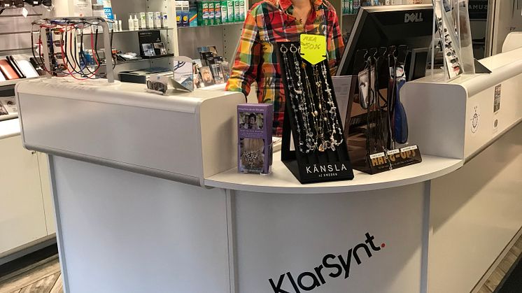 Sedan drygt ett halvår tillbaka driver Frida Lyckman den KlarSynt-anslutna optikerbutiken Västertorp Optik.
