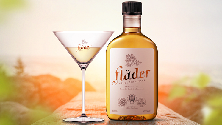 Fläder Hantverkssnaps ﻿släpps den 20 juni i Systembolagets Beställningssortiment. Nr: 57384 · Flaska 350 ml · 37,5 % · Pris: 149 kr.