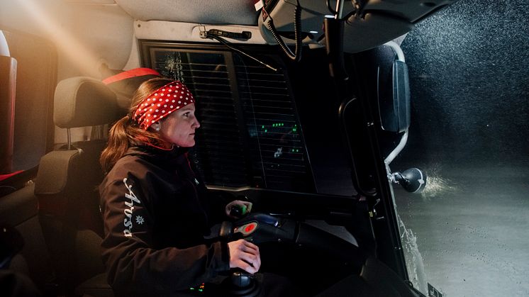 Nadja Gut, Pistenbullyfahrerin in Arosa-Lenzerheide