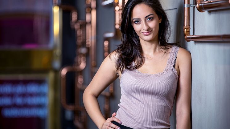 Prisbelönta entreprenören Negin Azimi, 20 år, inbjuder till TEDxYouth Stockholms event om vägen till ett hållbart näringsliv