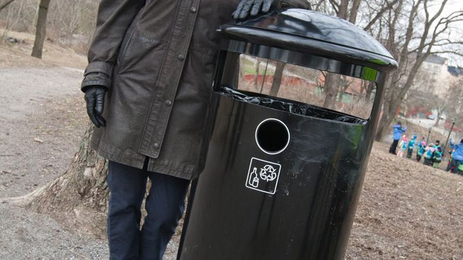 Ulla Hamilton (M): Ny papperskorg mot fimpar