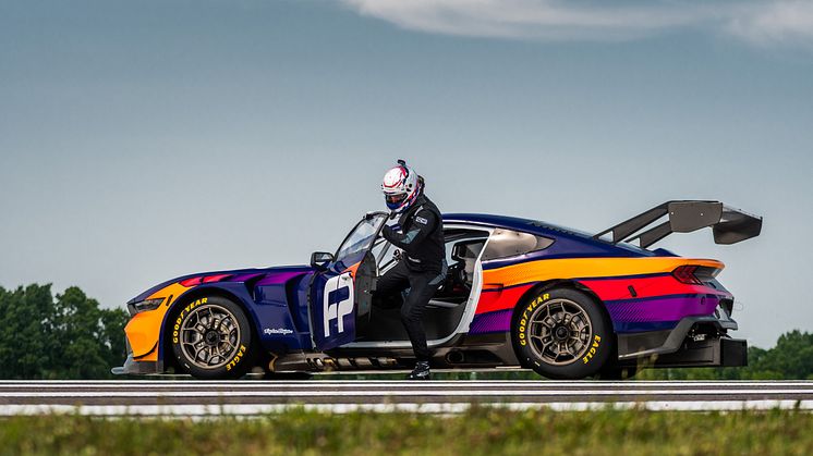 Ford Mustang GT3  2023 (1)