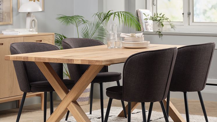 JYSK_Silla de comedor RISSKOV tela marrón oscuronegro_99.99€.tif