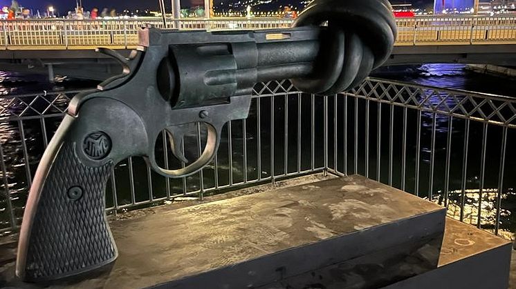 KG Geneva night