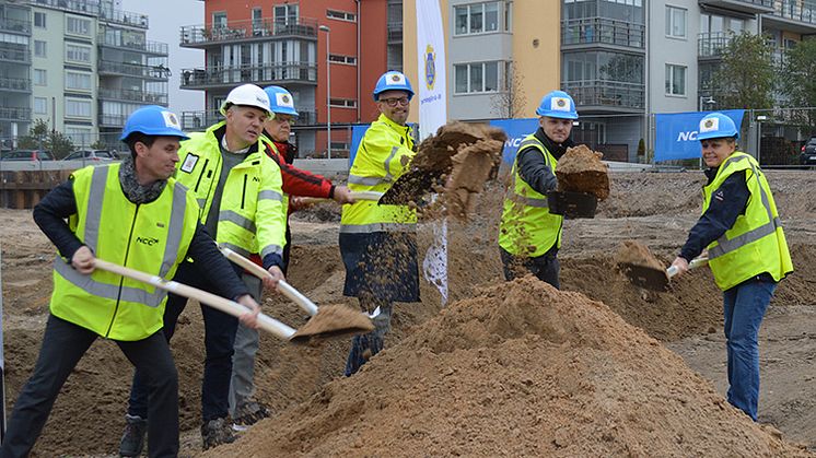 Första spadtaget för HSB brf Vågen i Halmstad