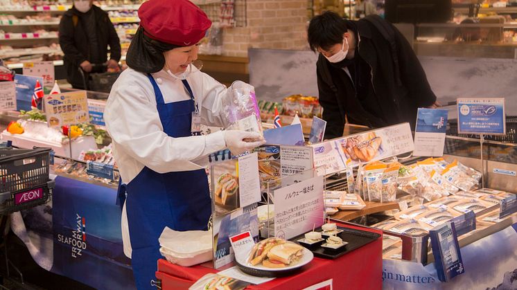 Japanerne elsker norsk makrell, og serverer den gjerne på sandwichen. Foto: Norges sjømatråd