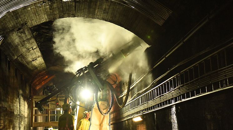 Tilsvarende arbeider ble utført i tunnelen mellom Majorstua og Nationaltheatret på nyåret 2019.