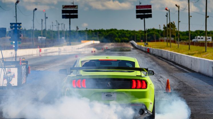 FORD_2019_MUSTANG_SHELBY_01