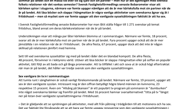 Läsa böcker, slappa i hängmattan och ha sex: Så tillbringar svenskarna helst tiden i sommarstugan