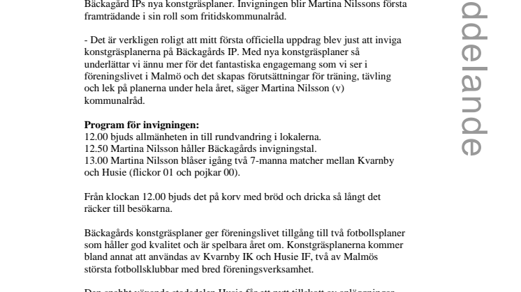 Nya fritidskommunalrådet Martina Nilsson inviger Bäckagårds konstgräsplaner 20 november