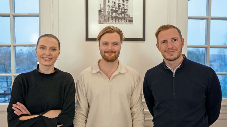 Magdalena Haglund, Johan Åström och Max Hänni på digitala byrån SearchIntent.