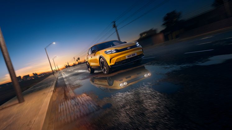 2024Ford_ElectricCapri_35.jpg