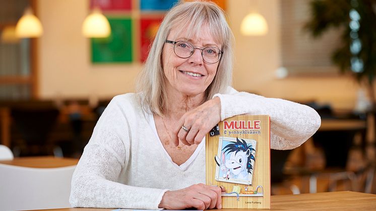 Lena Furberg med nya boken "Mulle & ponnyklubben"