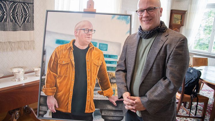Porträttavtäckning av Kommunstyrelsens tidigare ordförande Kenneth Handberg