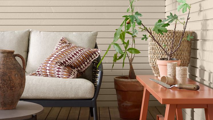 Jotun 1939 Sandbeige_benk 20118 Amber Red_terrasse Trebitt 900028 Skyggebrun.jpg