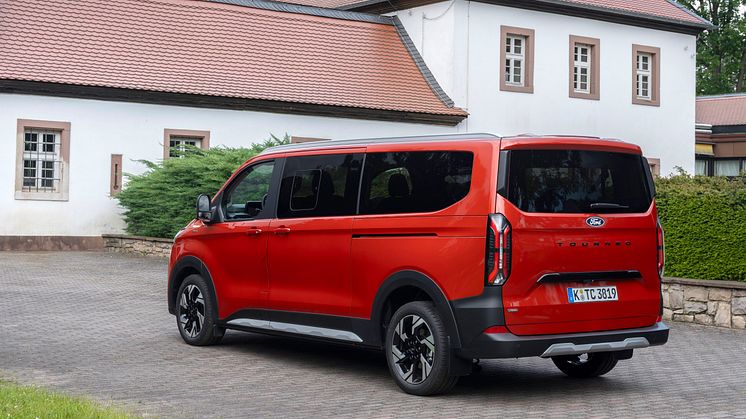 Ford Tourneo Custom Active (5).jpg