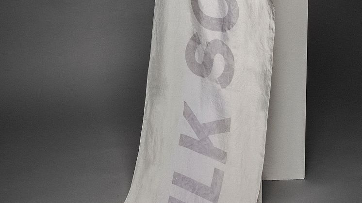 A SILK SCARF – design Jennie Adén och Melinda Urbansdotter