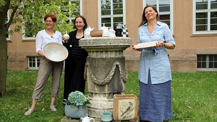 Drei der insgesamt 55 Aussteller*innen: v.l. Sybille Abel-Kremer, Gabriela Roth-Budig und Jana Heistermann