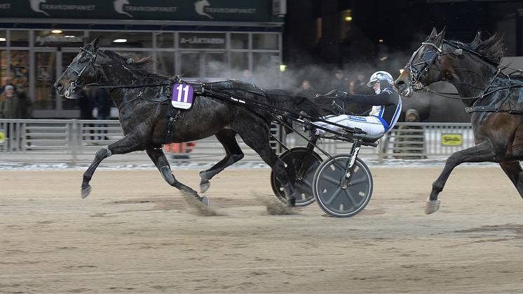 Gareth Boko och Magnus A Djuse segrade i Gert Lindbergs lopp på annandagen 2021. Foto TR Bild