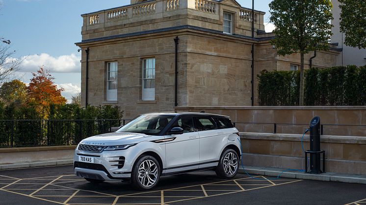 RR_EVOQ_PHEV_220420_09